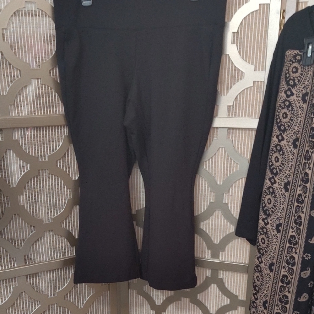 Torrid Black Capri Crop Pants Flare Leg
